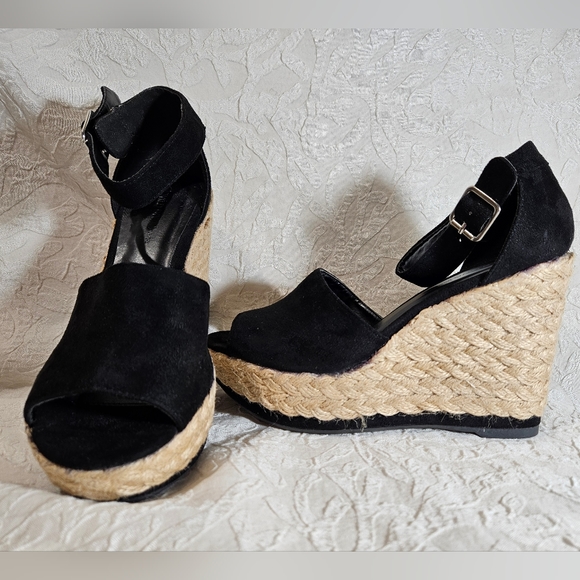 Wild Diva Lounge Espadrille Black Wedges - Picture 2 of 9